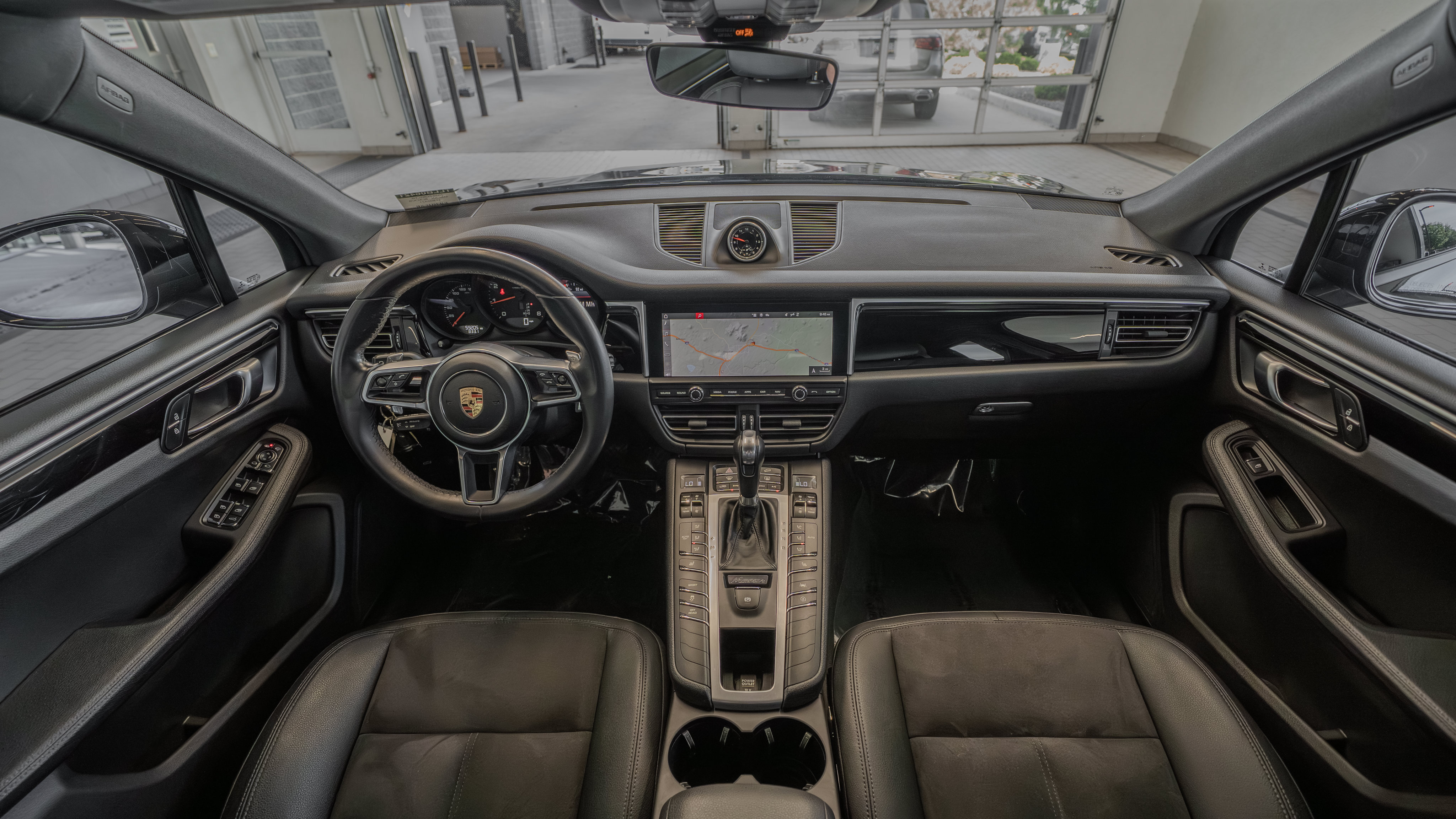 Used 2020 Porsche Macan AWD/4WD image 8