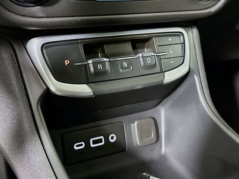 Used 2024 GMC Terrain SLE AWD/4WD image 8