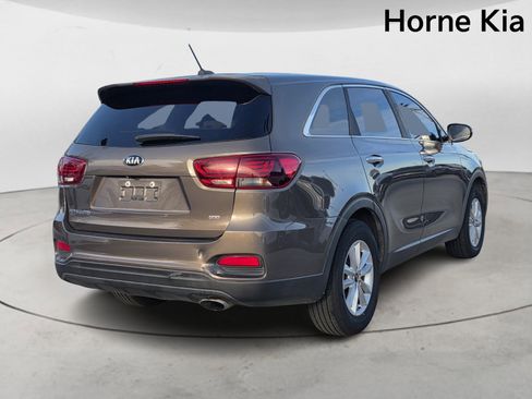 Used 2020 Kia Sorento LX image 4