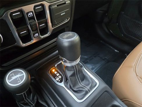 Used 2022 Jeep Wrangler Unlimited Sahara w/ Cold Weather Group image 34