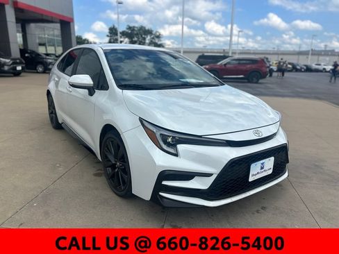 Certified 2024 Toyota Corolla SE FWD image 4