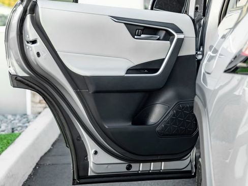 Used 2025 Toyota RAV4 XLE w/ Convenience Package FWD image 28
