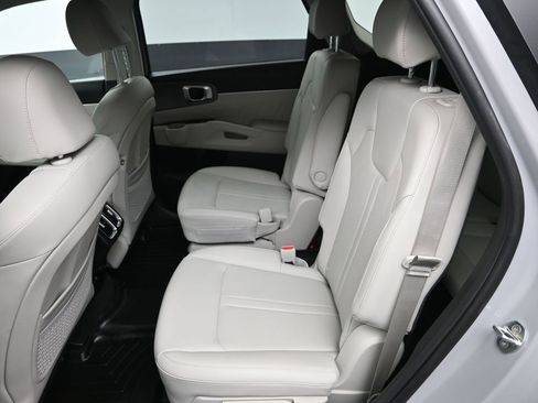 Used 2023 Kia Sorento SX image 31