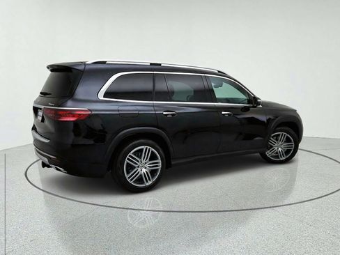 Used 2025 Mercedes-Benz GLS 450 4MATIC image 8