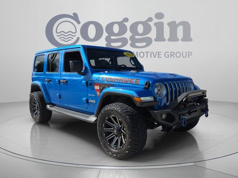 Used 2022 Jeep Wrangler Unlimited Sahara w/ LED Lighting Group AWD/4WD image 7