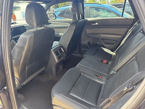 Used 2021 Volkswagen Atlas Cross Sport SE image 5