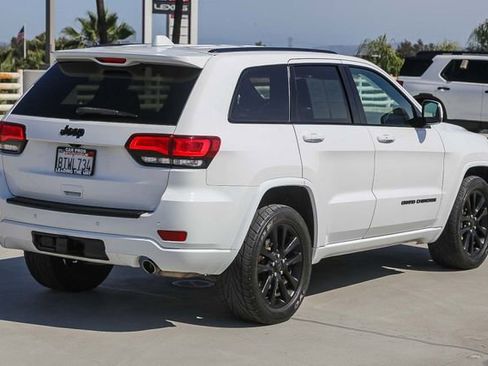 Used 2021 Jeep Grand Cherokee Laredo X RWD image 10