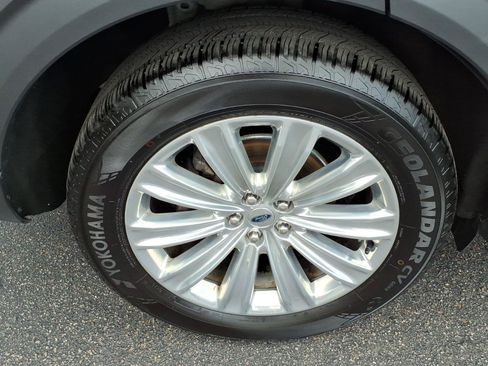 Used 2020 Ford Explorer Limited AWD/4WD image 5