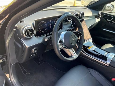 Used 2025 Mercedes-Benz C 300 4MATIC Sedan image 4