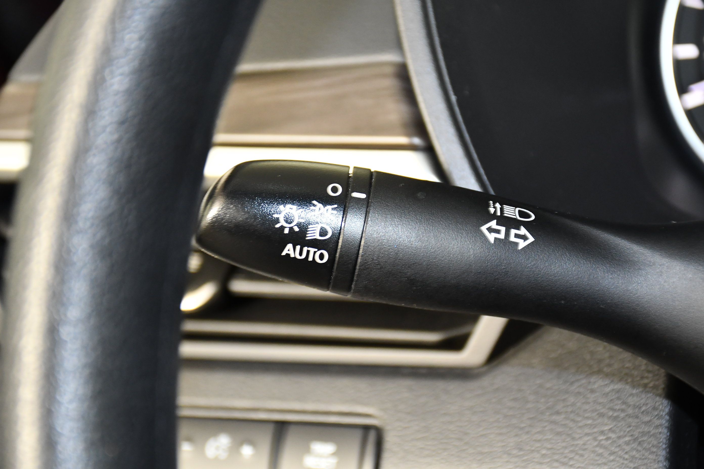 Used 2024 Nissan Altima 2.5 SV FWD image 23