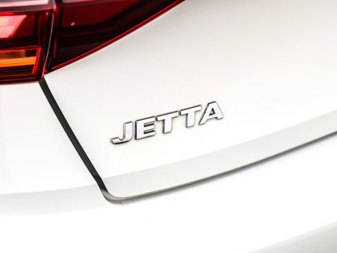 Used 2019 Volkswagen Jetta S image 9