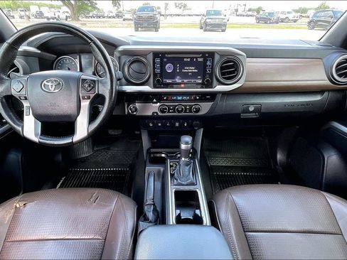 Used 2016 Toyota Tacoma Limited w/ Towing Package RWD image 7