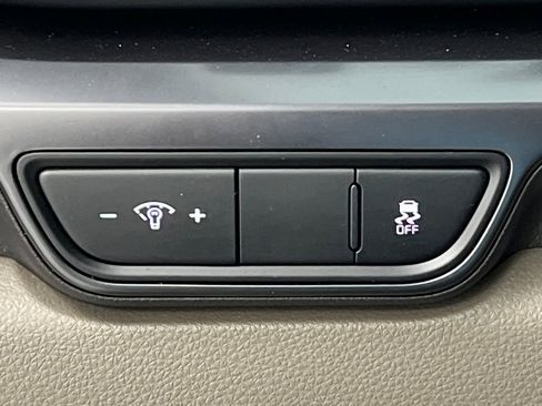 Used 2025 Kia Carnival image 48