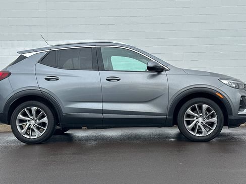 Used 2021 Buick Encore GX Essence w/ Experience Buick Package image 3