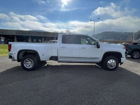 New 2026 Chevrolet Silverado 3500 High Country w/ Technology Package image 8