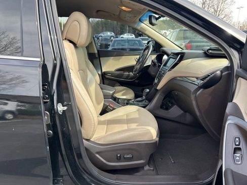 Used 2017 Hyundai Santa Fe Sport image 16