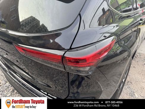 Used 2022 Toyota Highlander XLE image 10