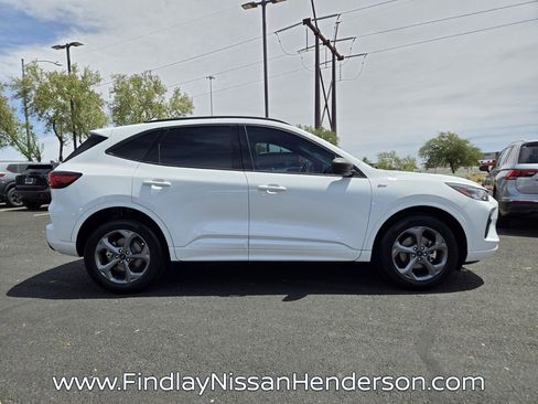 Used 2023 Ford Escape ST-Line w/ Tech Pack #1 AWD/4WD image 7
