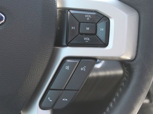 Used 2019 Ford F150 Lariat w/ Equipment Group 502A Luxury AWD/4WD image 29