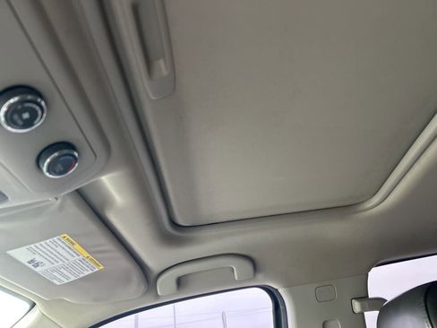 Used 2010 Nissan Pathfinder LE w/ Navigation Pkg image 12