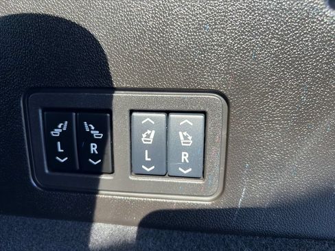 Certified 2024 Cadillac XT6 Premium Luxury w/ LPO, Floor Liner Package AWD/4WD image 37