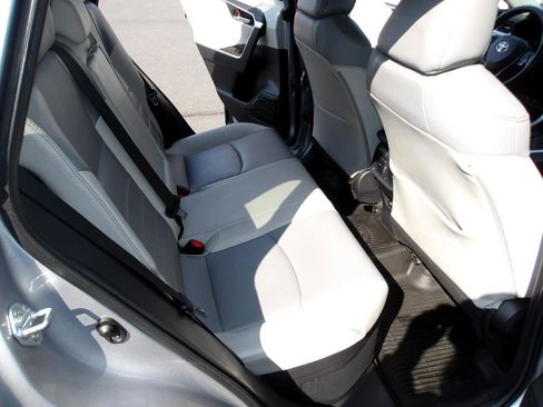 Used 2021 Toyota RAV4 XLE image 12