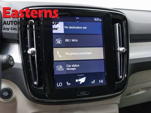 Used 2019 Volvo XC40 T5 Momentum AWD/4WD image 17