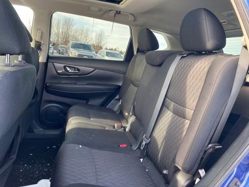 Used 2019 Nissan Rogue S image 17