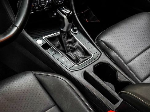 Used 2024 Volkswagen Jetta SE image 16