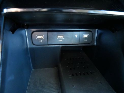 Certified 2022 Kia Sorento SX image 33