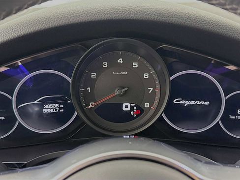 Certified 2019 Porsche Cayenne AWD/4WD image 16