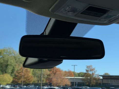 Used 2018 Ford Explorer Platinum image 27