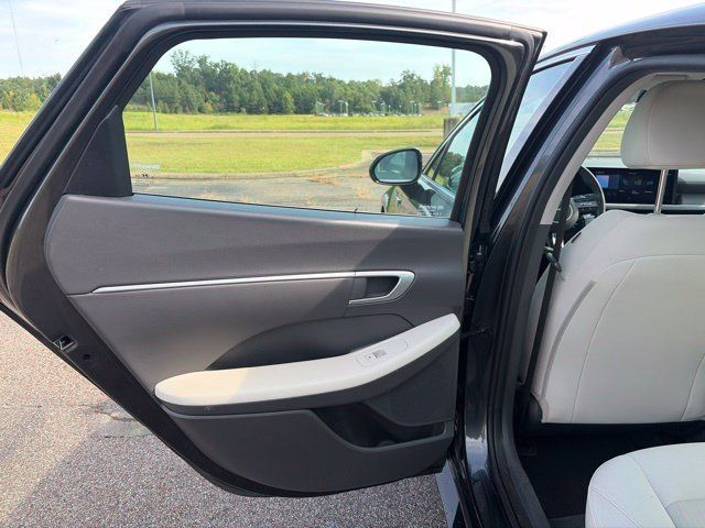 Used 2025 Hyundai Sonata SEL FWD image 5