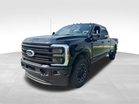 Used 2026 Ford F350 Platinum w/ FX4 Off-Road Package AWD/4WD image 3