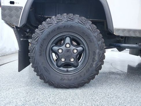 Used 1997 Land Rover Defender 90 image 21