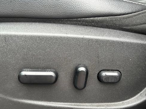 Used 2019 Ford Escape SE FWD image 8