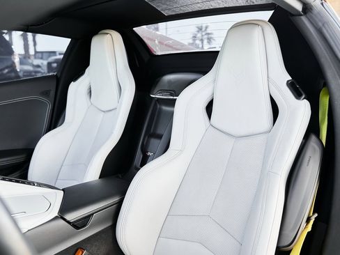 Used 2022 Chevrolet Corvette Stingray w/ Z51 Performance Package image 24