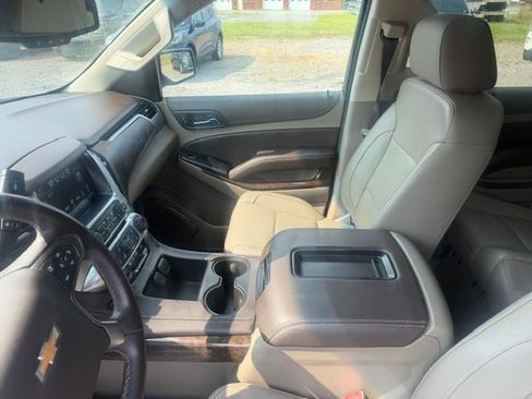 Used 2018 Chevrolet Suburban LT AWD/4WD image 16
