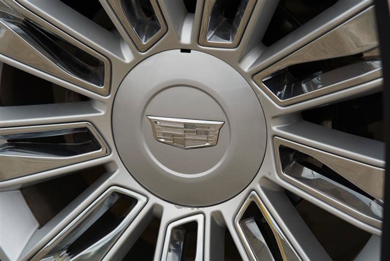 Used 2016 Cadillac Escalade Platinum AWD/4WD image 16