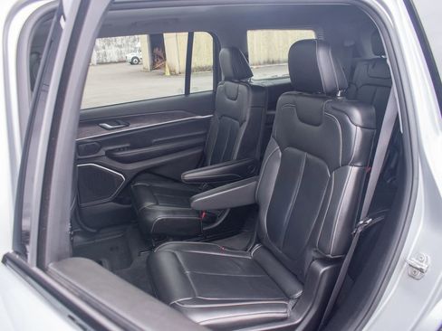 Used 2021 Jeep Grand Cherokee L Limited image 34