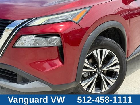 Used 2023 Nissan Rogue SV FWD image 3
