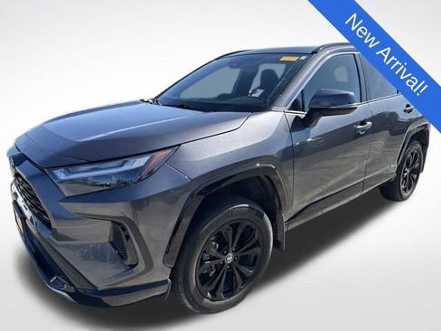 Used 2024 Toyota RAV4 SE w/ Convenience Package AWD/4WD image 3