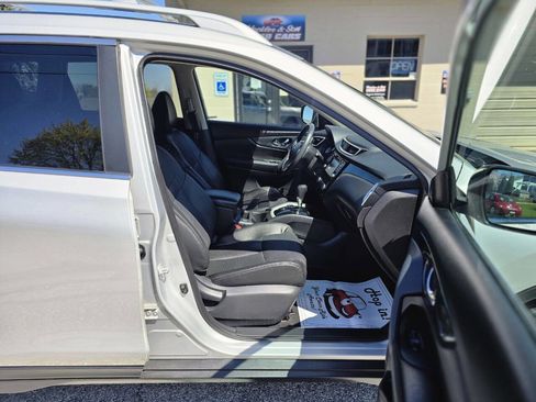 Used 2015 Nissan Rogue SL image 16