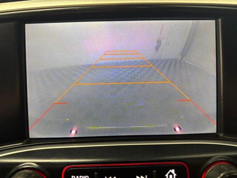 Used 2014 GMC Sierra 1500 SLT w/ SLT Crew Cab Value Package image 24