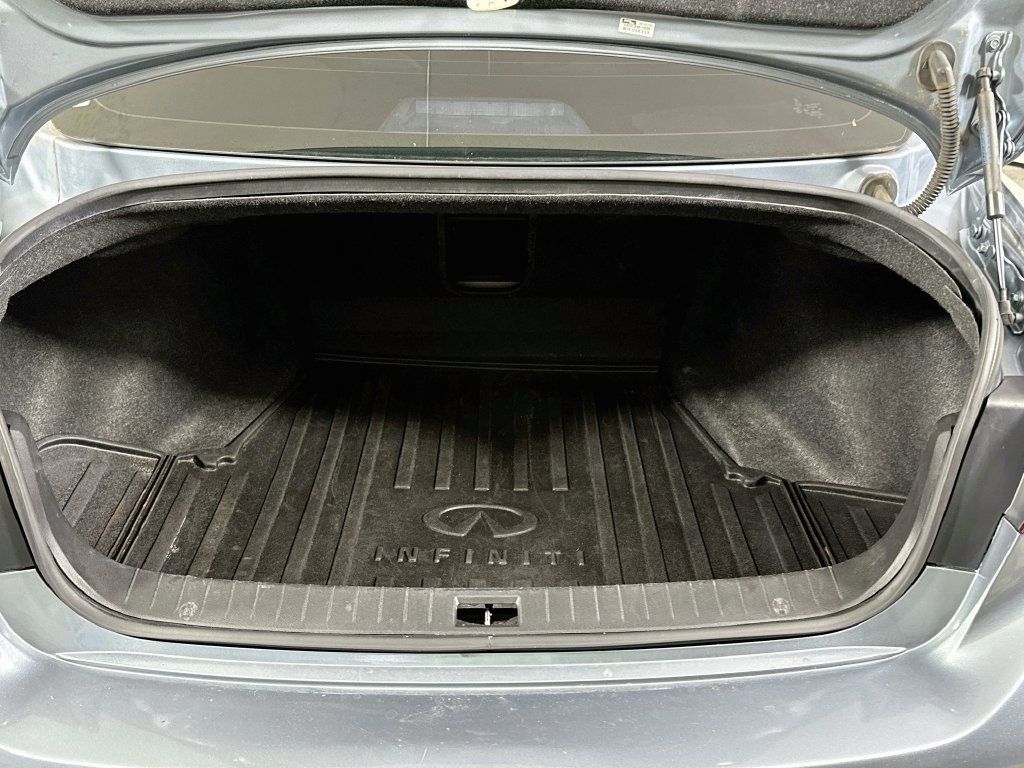 Used 2015 INFINITI Q50 w/ Moonroof Package RWD image 16