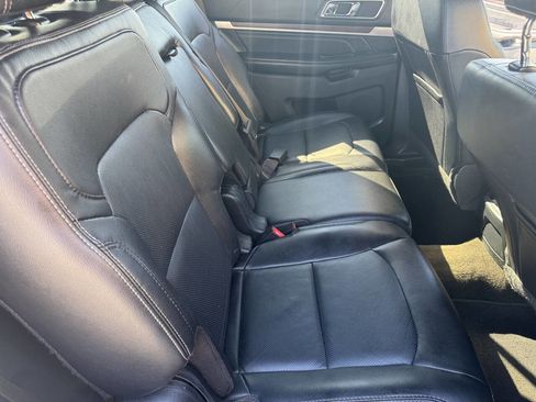 Used 2016 Ford Explorer Limited image 38