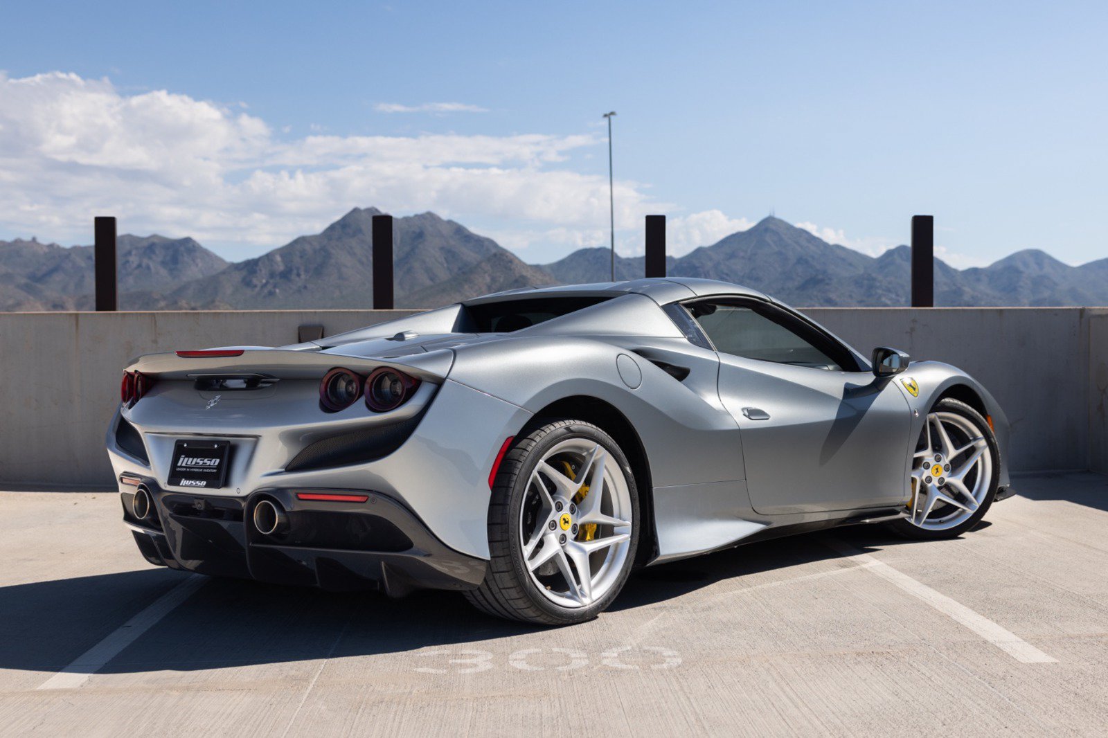 Used 2021 Ferrari F8 Tributo RWD image 37