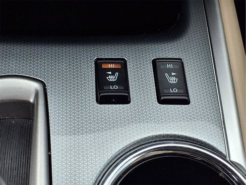 Used 2020 Nissan Pathfinder SL image 25