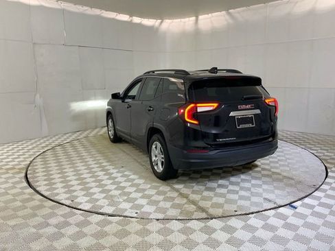 Used 2024 GMC Terrain SLE w/ Driver Convenience Package FWD image 19