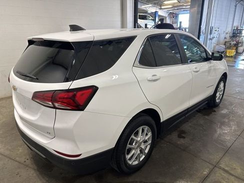 Used 2024 Chevrolet Equinox LT image 3